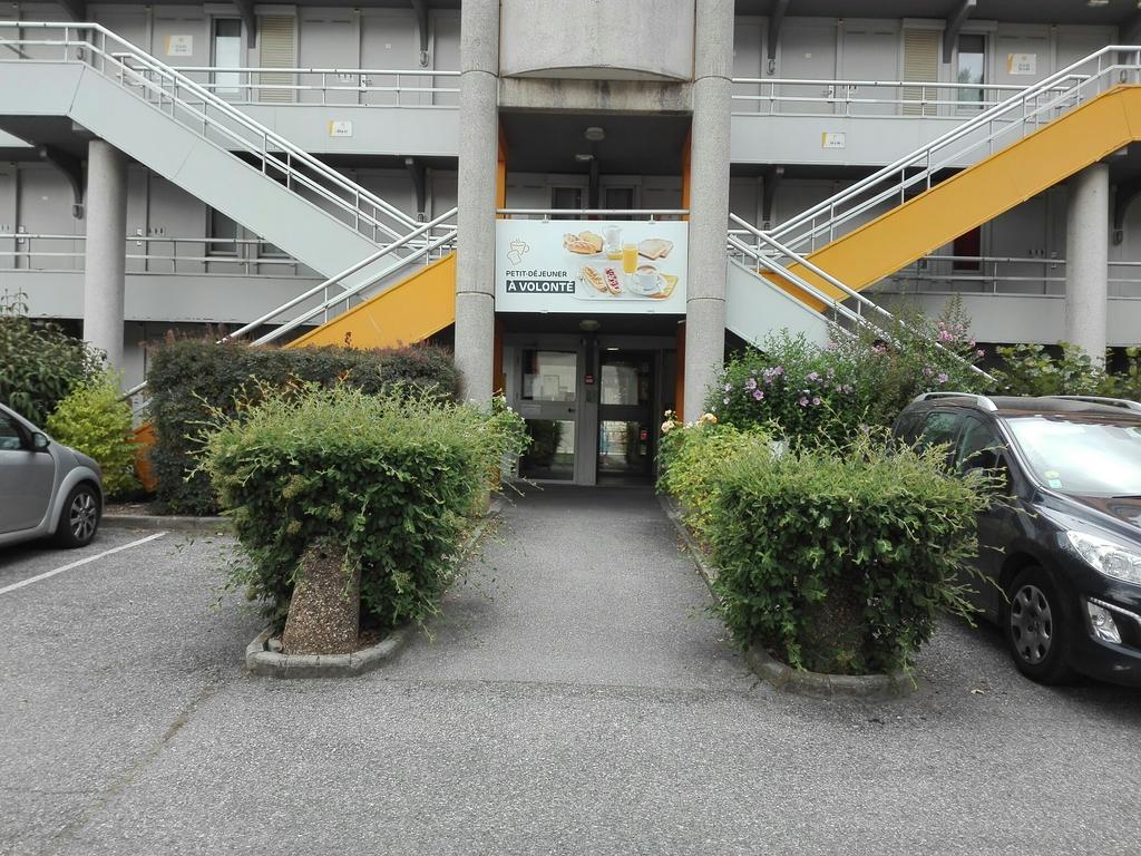 Premiere Classe Grenoble Sud - Gieres Universite Exterior photo